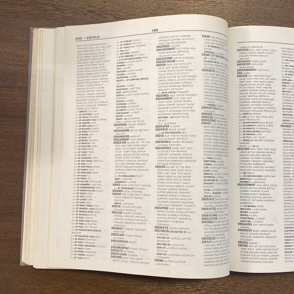 New York Times Crossword Puzzle Dictionary by Tom Pulliam & Clare Grundman - Picture 7 of 12